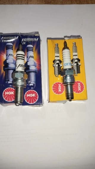 Bujías NGK Iridium para Yamaha T-Max 500