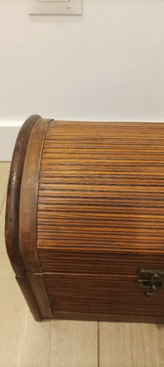 Baúl de madera rústico