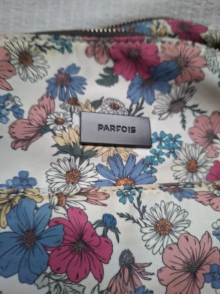Mochila Parfois Muy práctica.  Muchos bolsillos