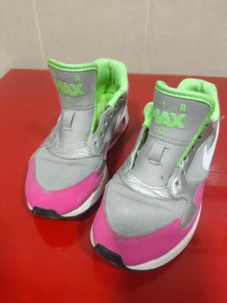 Zapatillas Nike Air Gris y Rosa