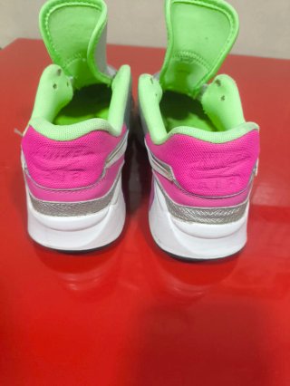 Zapatillas Nike Air Gris y Rosa