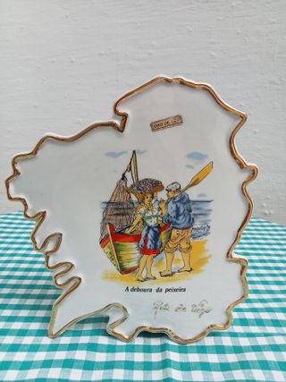Figura de porcelana decorativa de Galicia.
