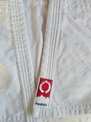 Traje de Artes Marciales Fuji Mae Blanco