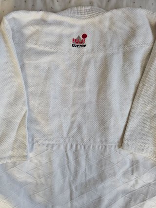 Traje de Artes Marciales Fuji Mae Blanco