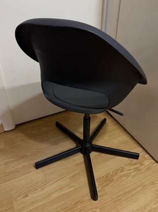 Sillón giratorio negro Ikea