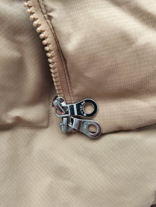 Chaqueta de plumas beige