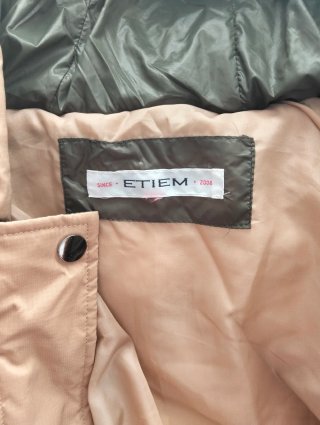 Chaqueta de plumas beige