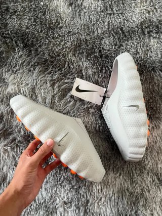 Nike Mind 001