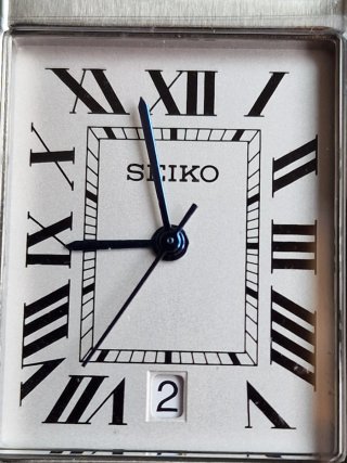 Reloj Seiko Mod Tank dial blanco