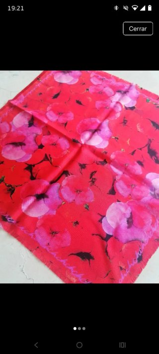 Pañuelo 100% Seda CH Carolina Herrera - Colección