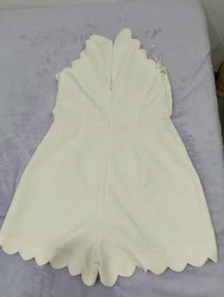 Enterizo Blanco con Detalle de Ondas