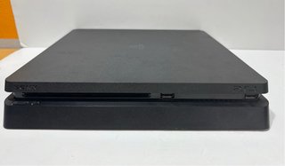 Pack PlayStation 4 con mando y 6 juegos