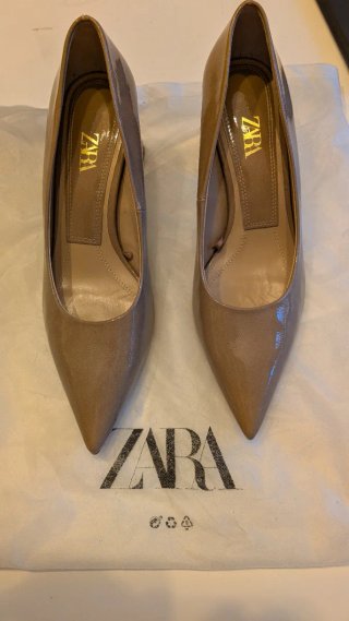 Zapatos de tacón Zara beige