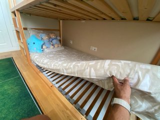 Litera Kura de Ikea con 2 colchones