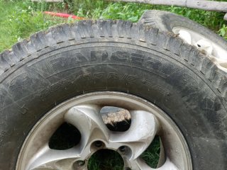 4 Llantas aluminio con Neumáticos 4x4