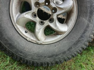 4 Llantas aluminio con Neumáticos 4x4