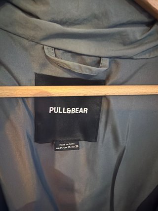 Plumífero Pull&Bear verde oliva,marca M pero L