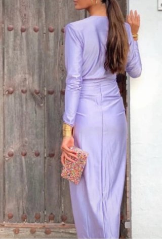 Vestido lila largo con abertura