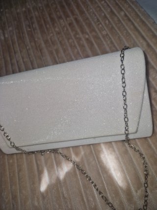 Bolso de fiesta blanco con cadena