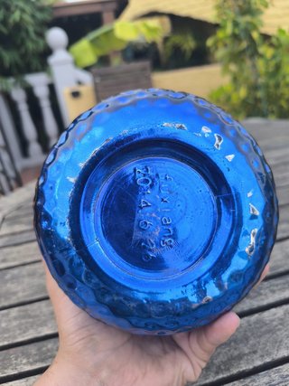Jarrón Azul Cobalto Relieve Borde Plateado