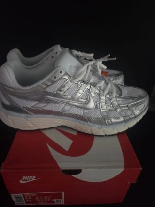 Nike P-6000 Plata/Blanco Talla 42
