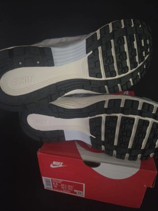 Nike P-6000 Plata/Blanco Talla 42