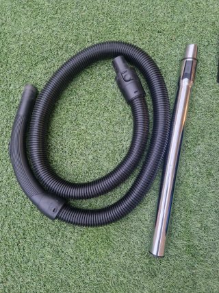 Aspiradora Ufesa Power 2000W