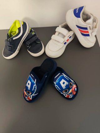 Lote Zapatillas y Pantuflas Niño