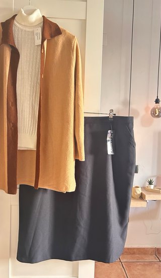 Conjunto oficina mujer beige y negro
