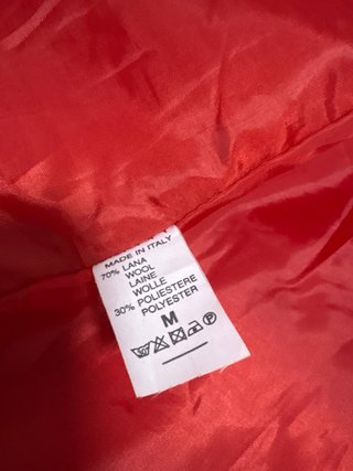 Abrigo Rojo con Capucha