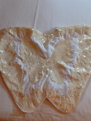 Camiseta de Lentejuelas con Diseño de Mariposa