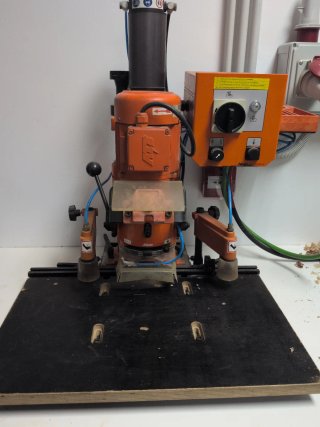 Bisagradora Blum Minipress