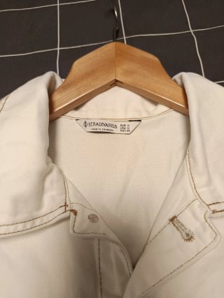 Mono vaquero blanco corto