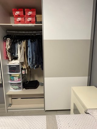 Armario de dos puertas correderas