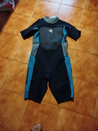 Neopreno manga corta Boomerang Talla 52