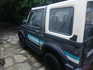 Suzuki Samurai 1990