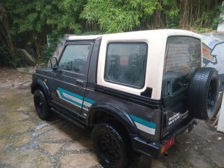 Suzuki Samurai 1990