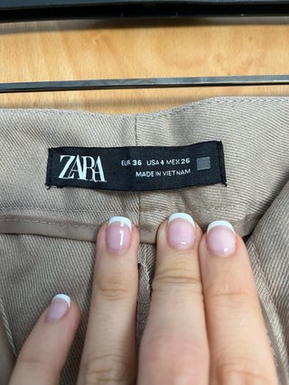 Pantalón de traje Zara beige talla 36
