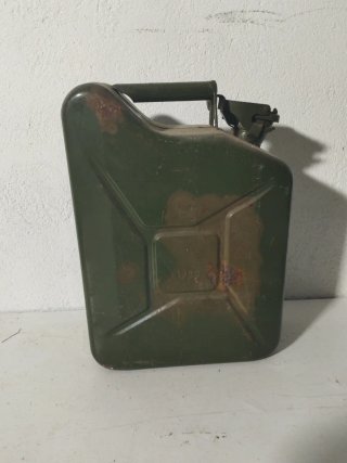Bidón metálico verde