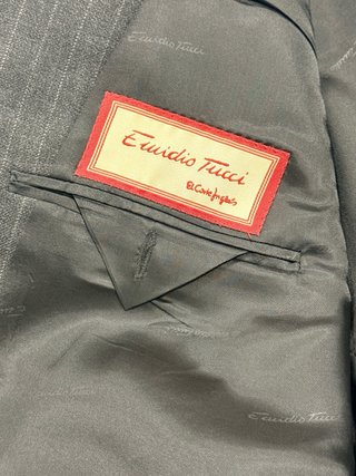 Traje de hombre gris marengo
