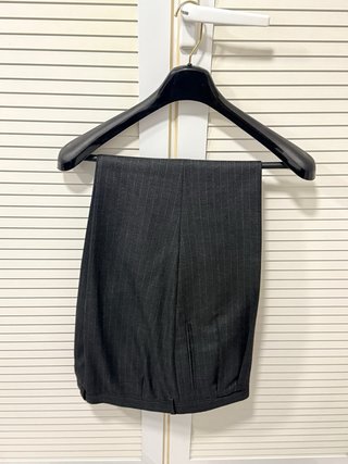 Traje de hombre gris marengo