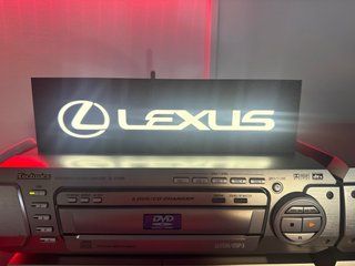 Cartel Luminoso Lexus Segundo producto 20% menos
