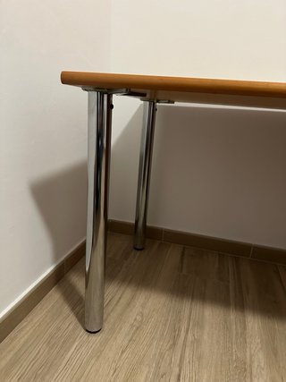 Mesa de escritorio con cajonera