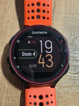 Reloj Garmin Forerunner 235