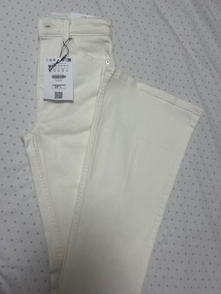Pantalón blanco acampanado talla 32