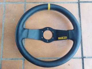 Volante sparco.