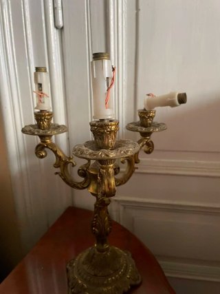 Lámpara de mesa estilo candelabro