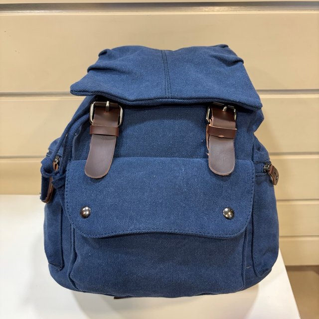 Mochila Nueva de Lona ultra resistente y Piel!!