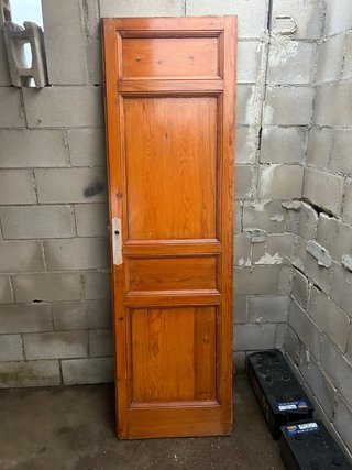 Puerta de madera antigua