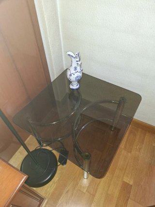 Mesa Auxiliar de Cristal y Metal